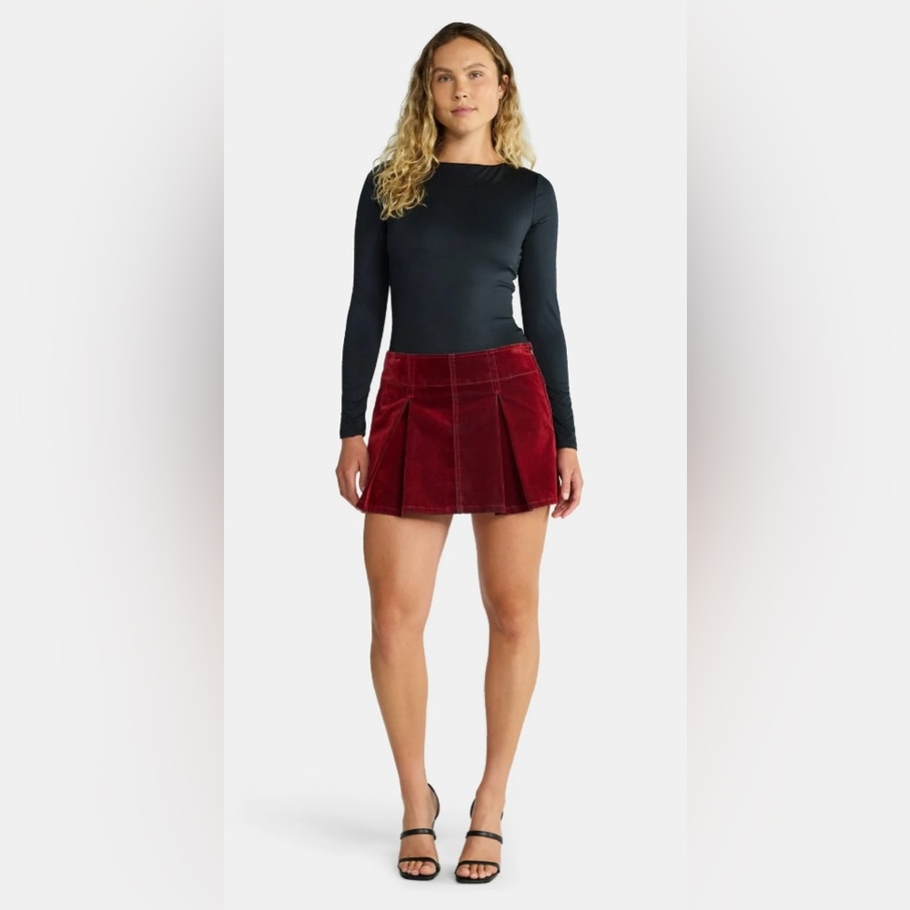 NWT Pleated Mini Skirt - Skort Red flocked